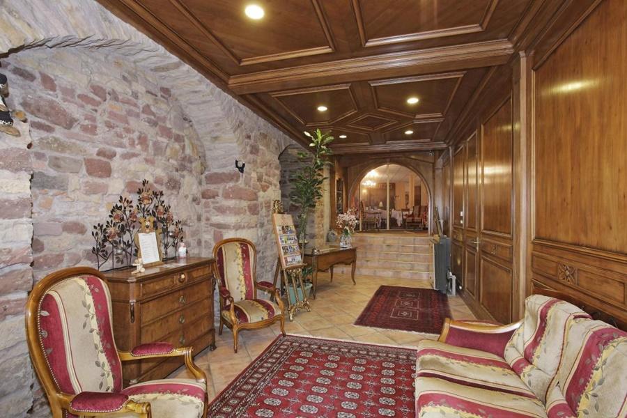 Hotel L'Ours De Мюциг Екстер'єр фото